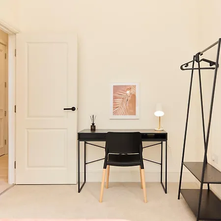 The East London Mile Place - Cosy 2Bdr Flat With Balcony Exterior photo