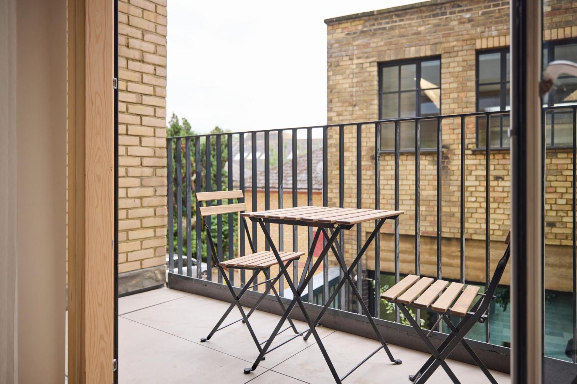 Apartment The East Mile Place - Cosy 2bdr Flat With Balcony London